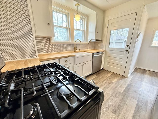 228 E Sheridan Ave, New Castle, PA 16105