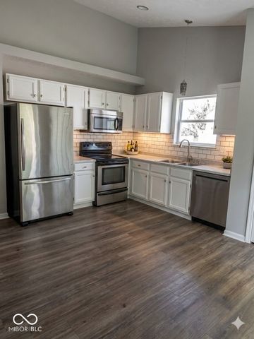 6815 Cherry Laurel Lane, Fishers, IN 46038