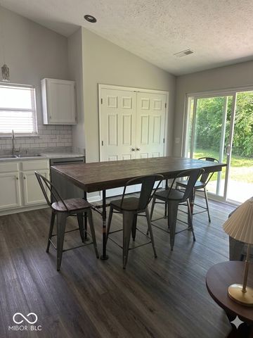 6815 Cherry Laurel Lane, Fishers, IN 46038