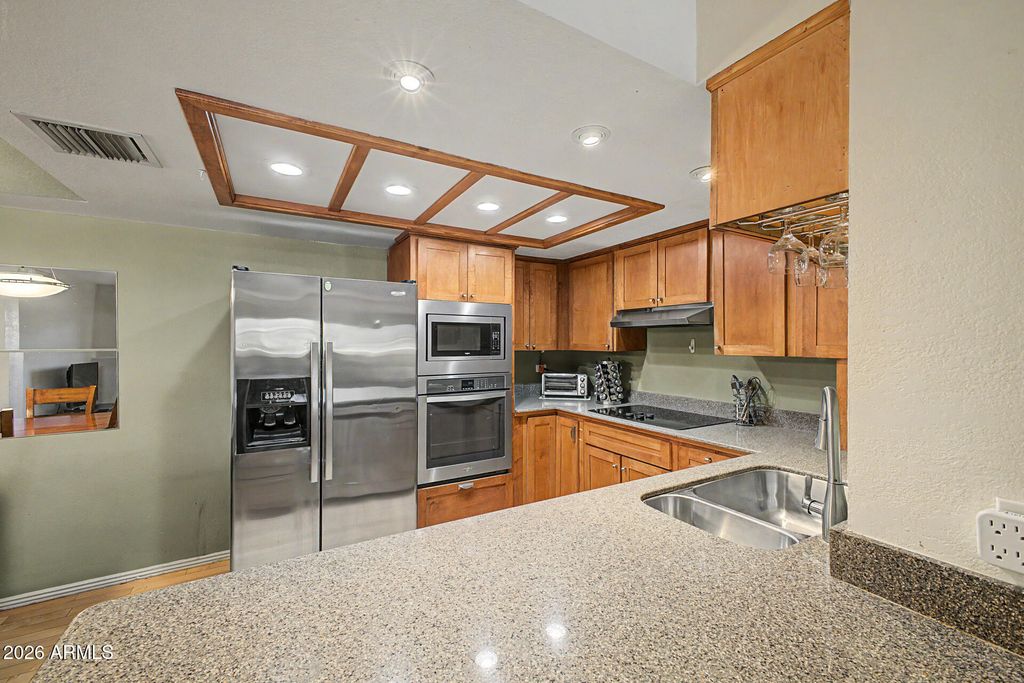 10410 N CAVE CREEK Road 1027, Phoenix, AZ 85020 — photo 2