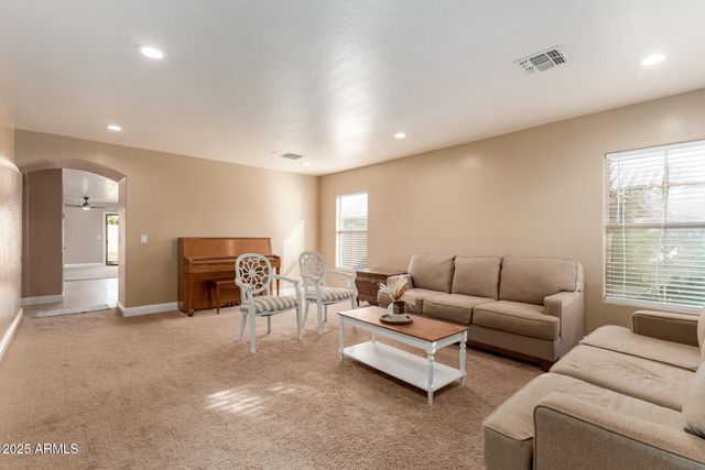 1130 E CHELSEA Drive, San Tan Valley, AZ 85140