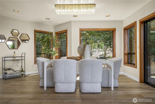 13707 SE 51st Place, Bellevue, WA 98006