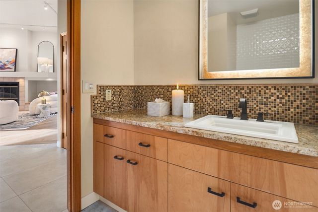 13707 SE 51st Place, Bellevue, WA 98006