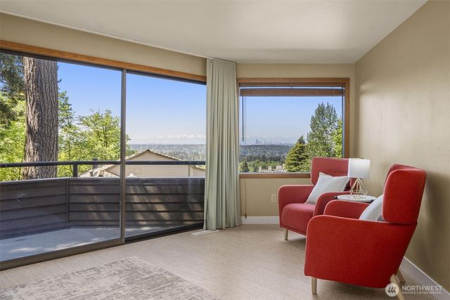 13707 SE 51st Place, Bellevue, WA 98006