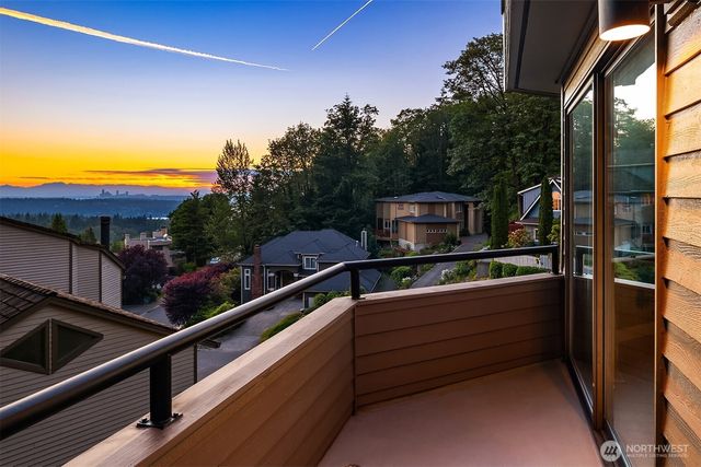 13707 SE 51st Place, Bellevue, WA 98006