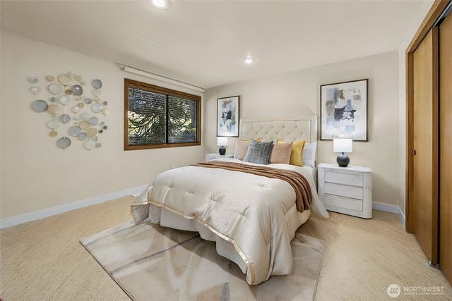 13707 SE 51st Place, Bellevue, WA 98006