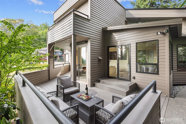 13707 SE 51st Place, Bellevue, WA 98006