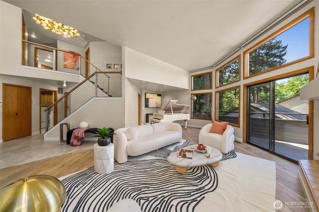 13707 SE 51st Place, Bellevue, WA 98006