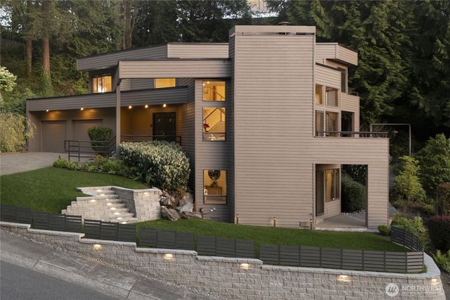 13707 SE 51st Place, Bellevue, WA 98006