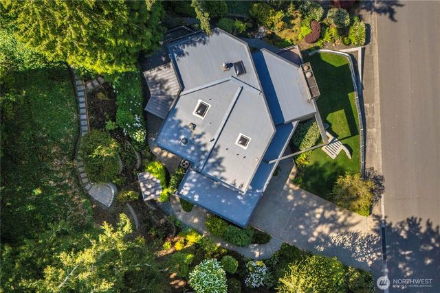 13707 SE 51st Place, Bellevue, WA 98006