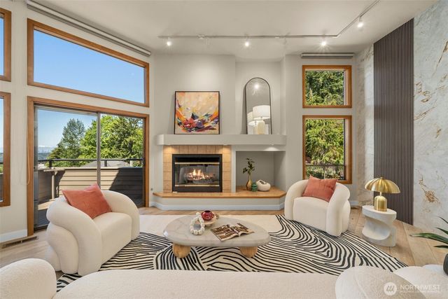 13707 SE 51st Place, Bellevue, WA 98006