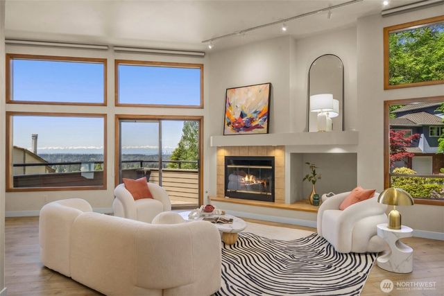 13707 SE 51st Place, Bellevue, WA 98006