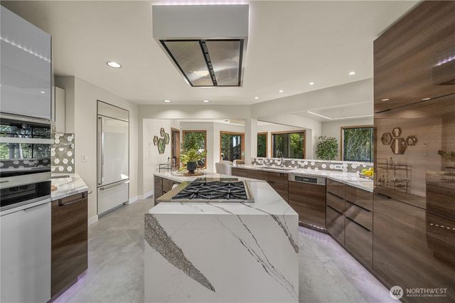 13707 SE 51st Place, Bellevue, WA 98006