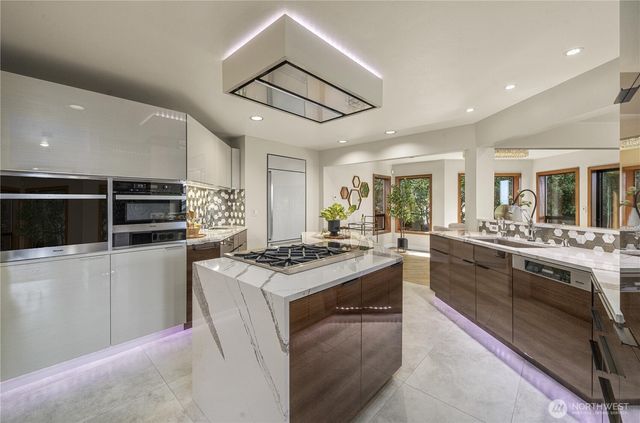 13707 SE 51st Place, Bellevue, WA 98006