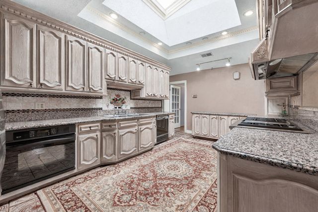 501 Colgate Drive, Lancaster, TX 75134