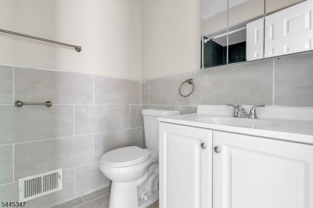 533 S 10Th St, Newark City, NJ 07103