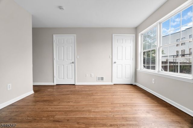 533 S 10Th St, Newark City, NJ 07103