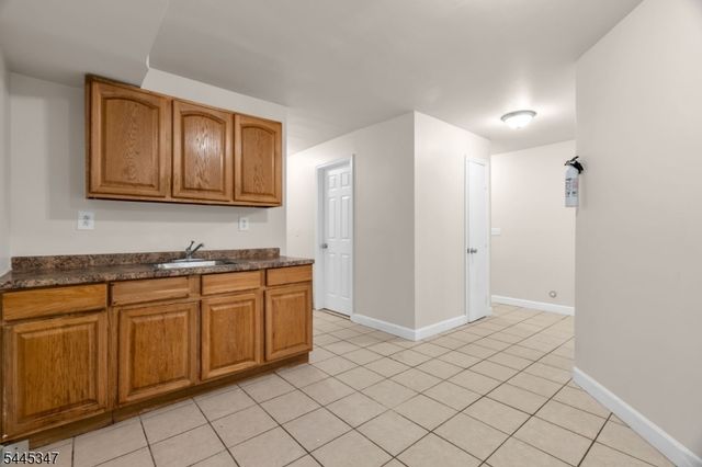 533 S 10Th St, Newark City, NJ 07103