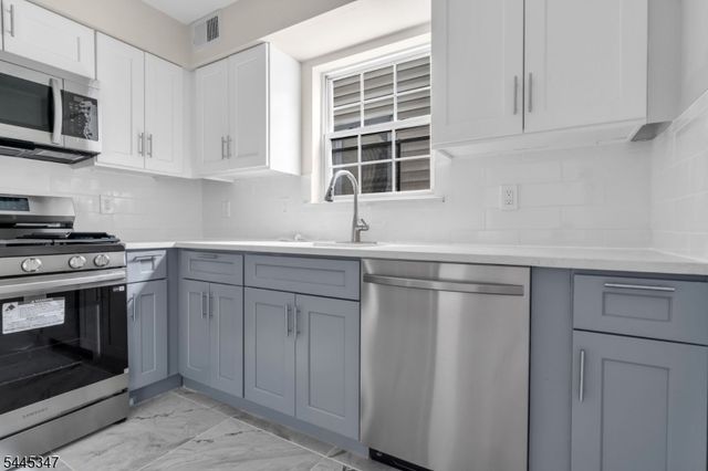 533 S 10Th St, Newark City, NJ 07103