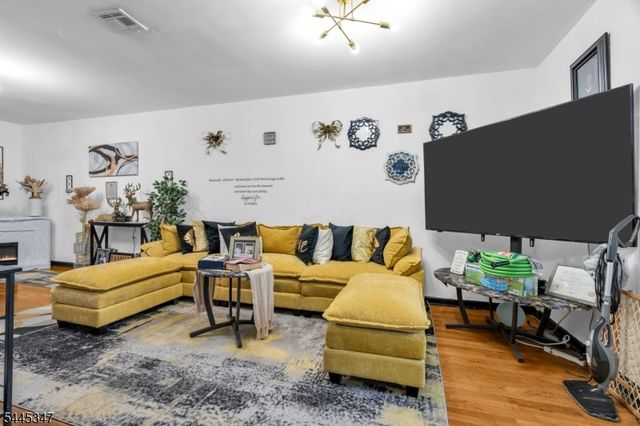 533 S 10Th St, Newark City, NJ 07103
