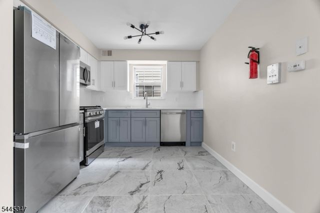 533 S 10Th St, Newark City, NJ 07103