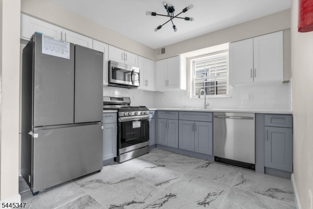 533 S 10Th St, Newark City, NJ 07103 — photo 2