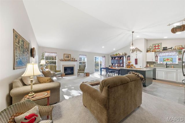 5634 Sun Bear Drive, House Springs, MO 63051