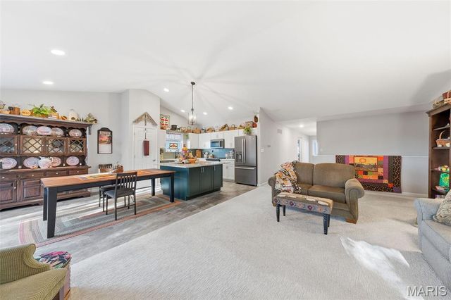 5634 Sun Bear Drive, House Springs, MO 63051