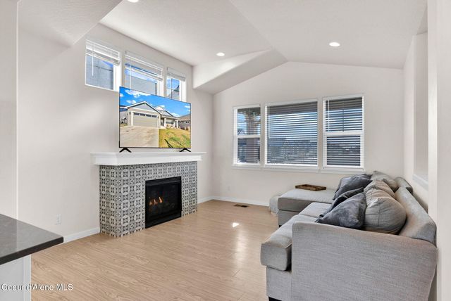 8114 N Girard CIR, Coeur D'alene, ID 83815