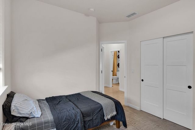 8114 N Girard CIR, Coeur D'alene, ID 83815