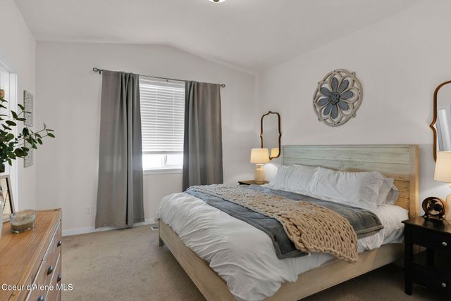 8114 N Girard CIR, Coeur D'alene, ID 83815