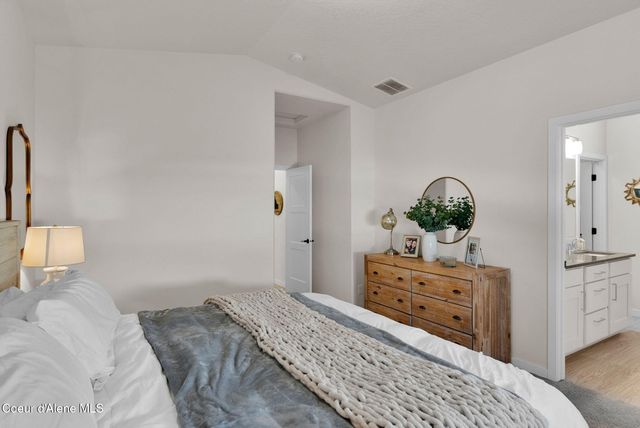 8114 N Girard CIR, Coeur D'alene, ID 83815