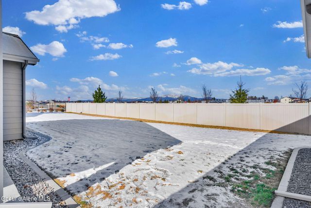 8114 N Girard CIR, Coeur D'alene, ID 83815