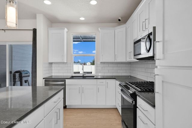 8114 N Girard CIR, Coeur D'alene, ID 83815