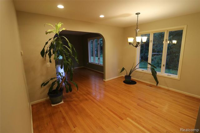 4223 S Baldwin Road, Lake Orion, MI 48359