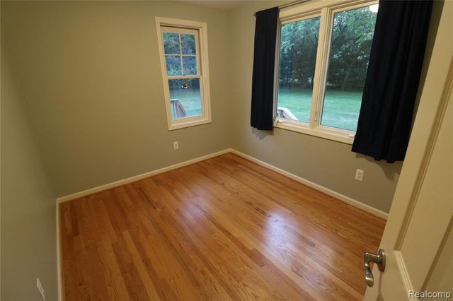4223 S Baldwin Road, Lake Orion, MI 48359