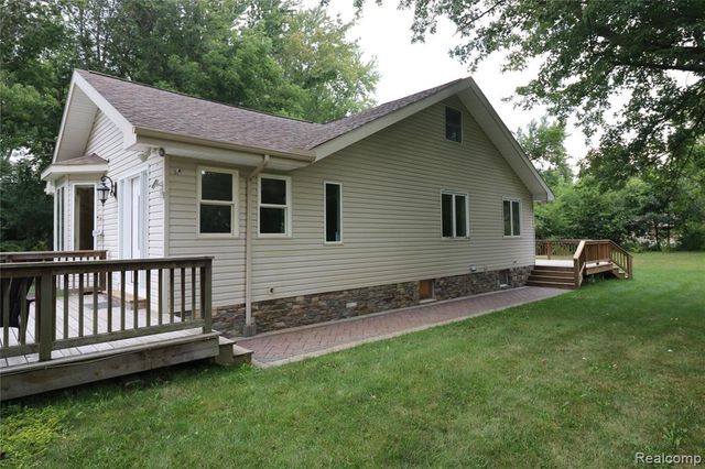 4223 S Baldwin Road, Lake Orion, MI 48359