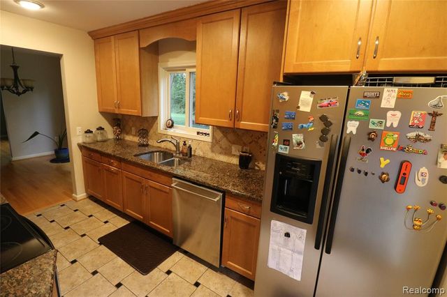 4223 S Baldwin Road, Lake Orion, MI 48359