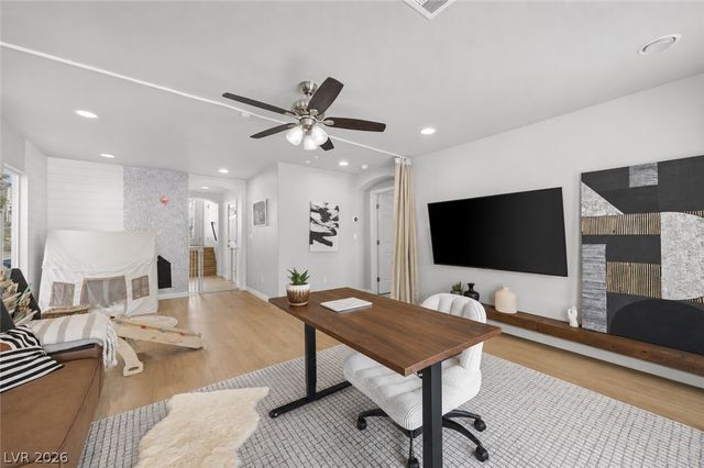 5752 Rolling Dale Avenue, Las Vegas, NV 89139
