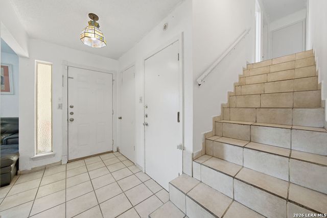 6113 SUN DIAL ST, San Antonio, TX 78238