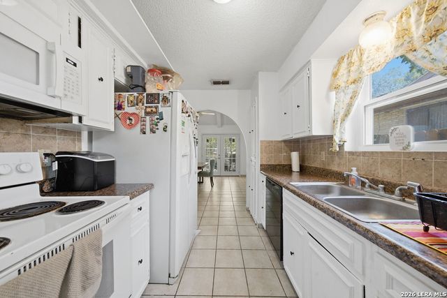 6113 SUN DIAL ST, San Antonio, TX 78238