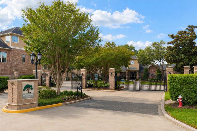 7901 Bachwood Drive, Houston, TX 77040