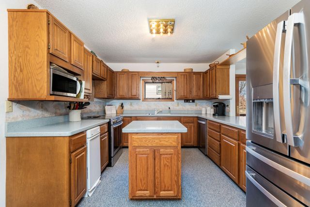 1513 Carey Drive, Grove, OK 74344