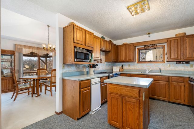 1513 Carey Drive, Grove, OK 74344