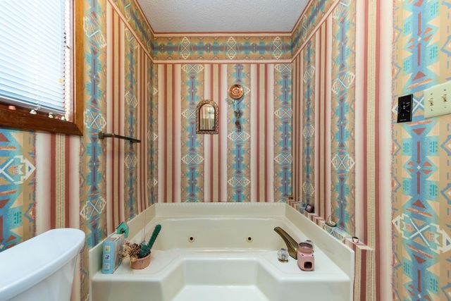 1513 Carey Drive, Grove, OK 74344