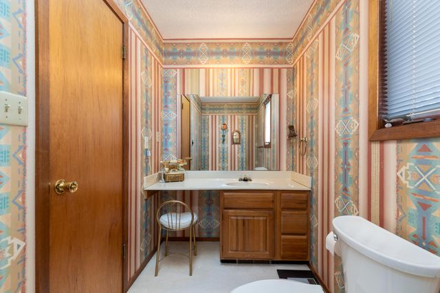 1513 Carey Drive, Grove, OK 74344