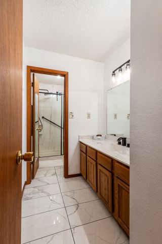 1513 Carey Drive, Grove, OK 74344