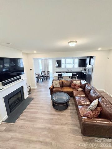 9106 Northfield Crossing Drive, Charlotte, NC 28269