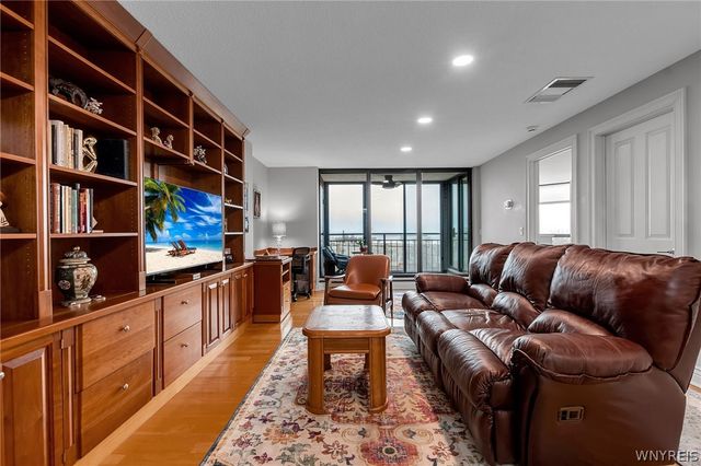 75 Ojibwa Circle 505, Buffalo, NY 14202