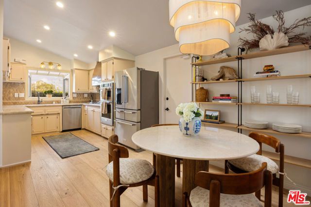 20523 Miranda Place, Woodland Hills (los Angeles), CA 91367